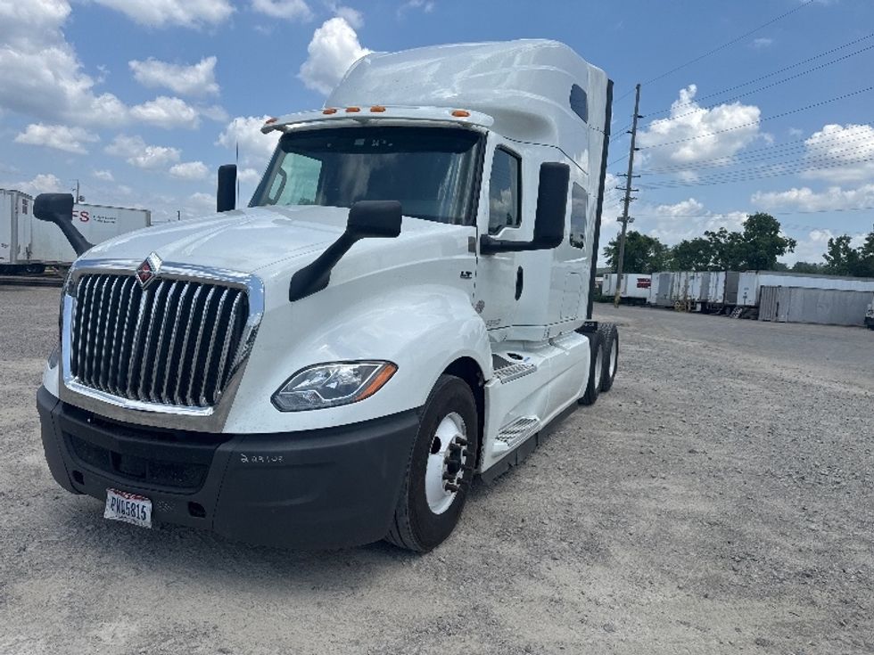 Sleeper Tractor-Heavy Duty Tractors-International-2019-LT625-Newark-OH-492,151\n\t\tmiles-$ 46,750 - Image 3