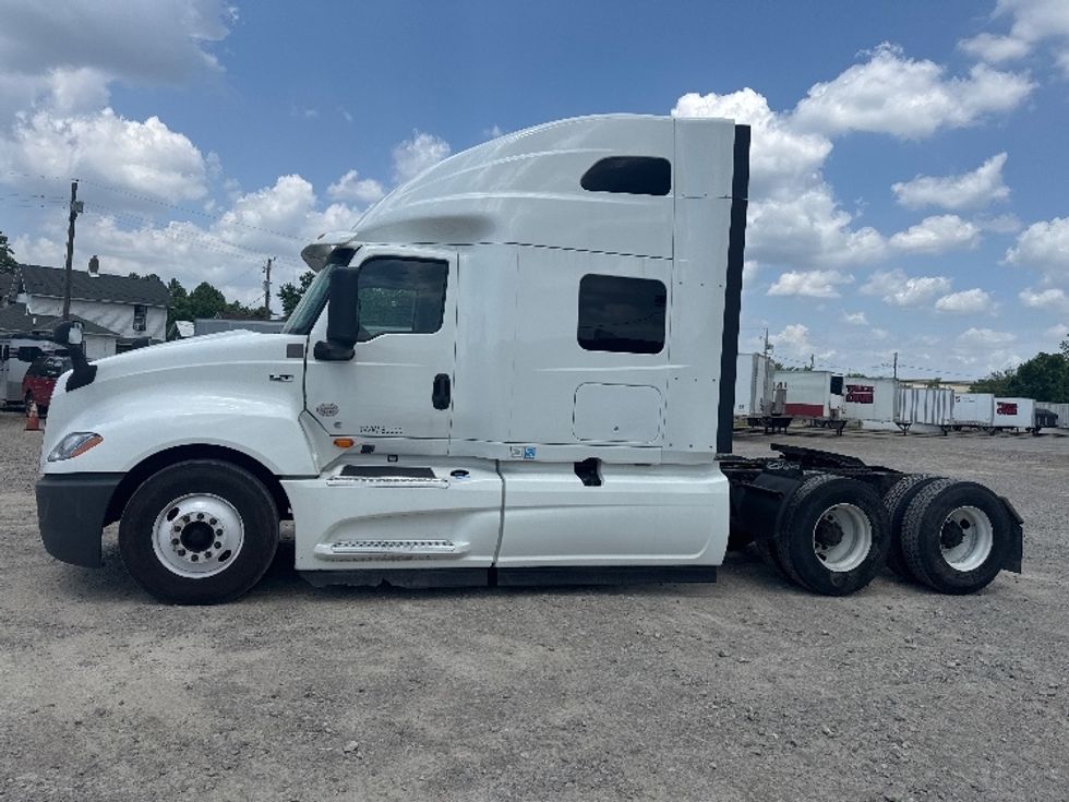 Sleeper Tractor-Heavy Duty Tractors-International-2019-LT625-Newark-OH-492,151\n\t\tmiles-$ 46,750 - Image 4