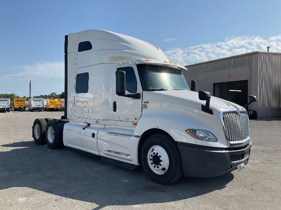 Sleeper Tractor-Heavy Duty Tractors-International-2019-LT625-Ocala-FL-601,810\n\t\tmiles-$ 43,000 - Image 1