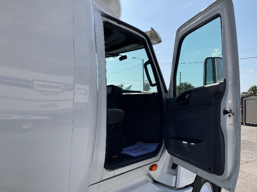 Sleeper Tractor-Heavy Duty Tractors-International-2019-LT625-Ocala-FL-601,810\n\t\tmiles-$ 43,000 - Image 13