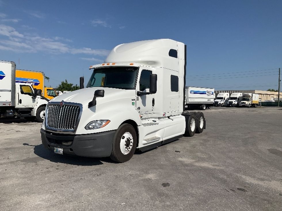 Sleeper Tractor-Heavy Duty Tractors-International-2019-LT625-Ocala-FL-601,810\n\t\tmiles-$ 43,000 - Image 3
