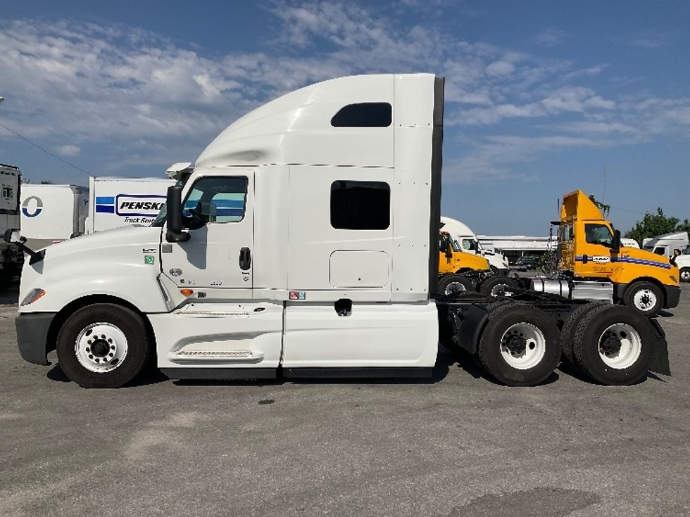 Sleeper Tractor-Heavy Duty Tractors-International-2019-LT625-Ocala-FL-601,810\n\t\tmiles-$ 43,000 - Image 4
