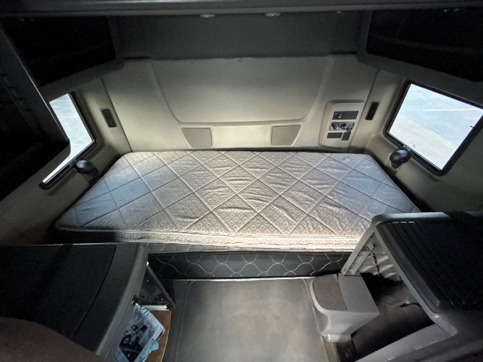 Sleeper Tractor-Heavy Duty Tractors-International-2019-LT625-Oklahoma City-OK-453,993\n\t\tmiles-$ 49,750 - Image 17