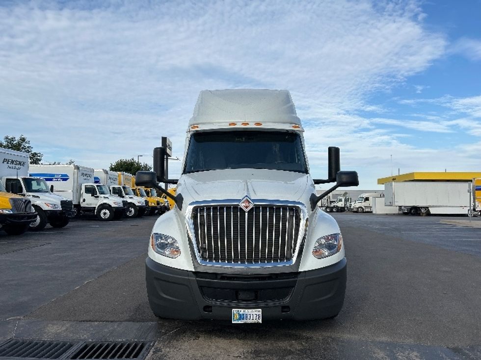 Sleeper Tractor-Heavy Duty Tractors-International-2019-LT625-Oklahoma City-OK-453,993\n\t\tmiles-$ 49,750 - Image 2