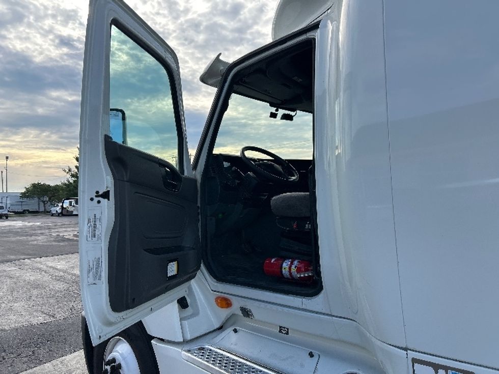 Sleeper Tractor-Heavy Duty Tractors-International-2019-LT625-Oklahoma City-OK-453,993\n\t\tmiles-$ 49,750 - Image 9