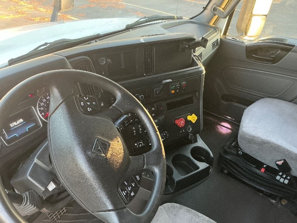 Sleeper Tractor-Heavy Duty Tractors-International-2019-LT625-Olive Branch-MS-359,586\n\t\tmiles-$ 53,000 - Image 10