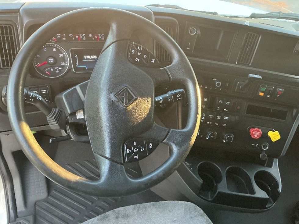 Sleeper Tractor-Heavy Duty Tractors-International-2019-LT625-Olive Branch-MS-359,586\n\t\tmiles-$ 53,000 - Image 11