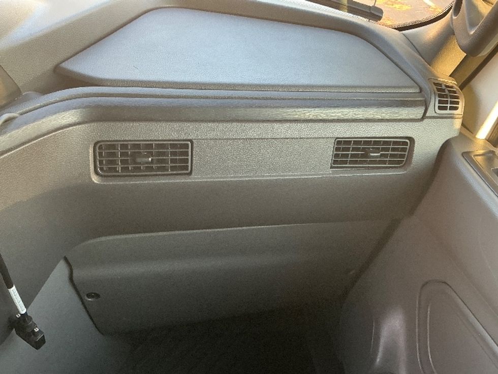 Sleeper Tractor-Heavy Duty Tractors-International-2019-LT625-Olive Branch-MS-359,586\n\t\tmiles-$ 53,000 - Image 13