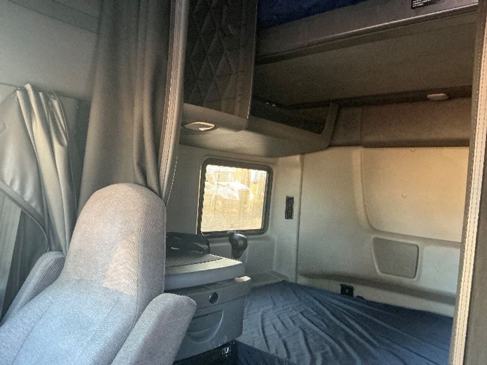 Sleeper Tractor-Heavy Duty Tractors-International-2019-LT625-Olive Branch-MS-359,586\n\t\tmiles-$ 53,000 - Image 18