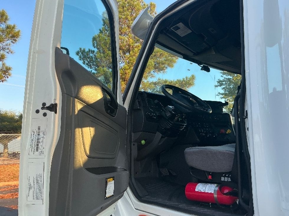 Sleeper Tractor-Heavy Duty Tractors-International-2019-LT625-Olive Branch-MS-359,586\n\t\tmiles-$ 53,000 - Image 9