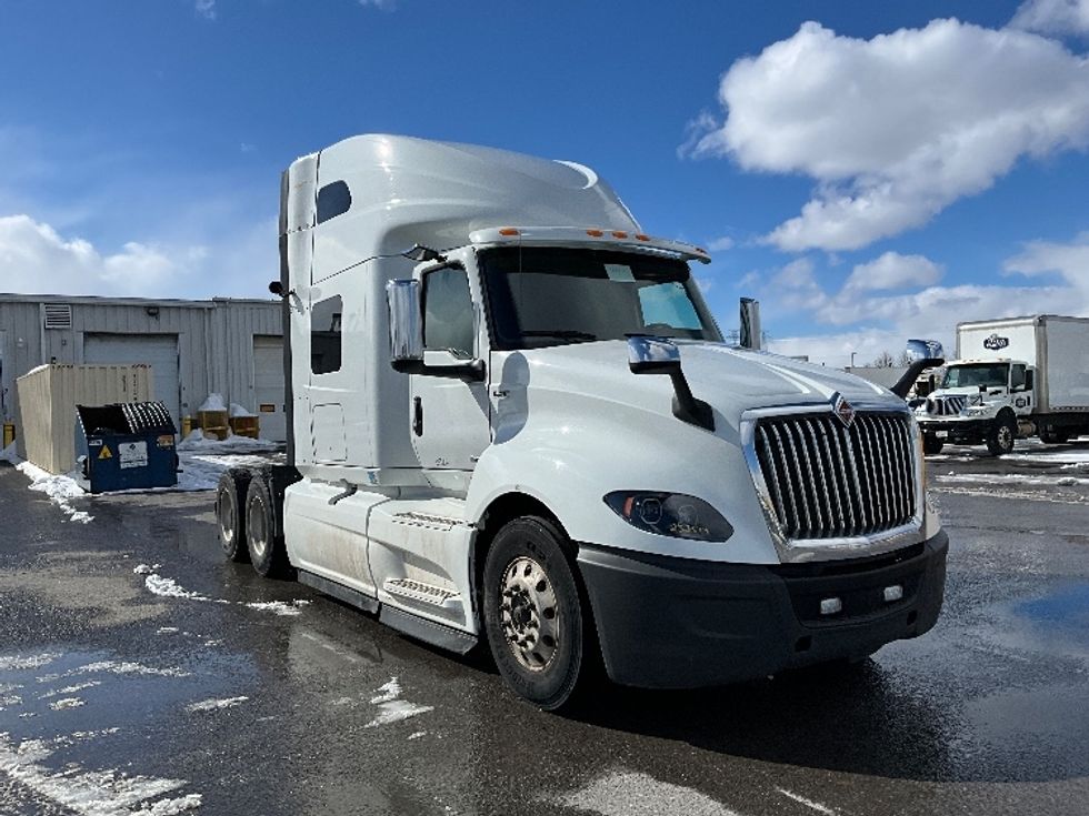 Sleeper Tractor-Heavy Duty Tractors-International-2019-LT625-Ottawa-ON-721,531\n\t\tkm-$ 39,000 - Image 1