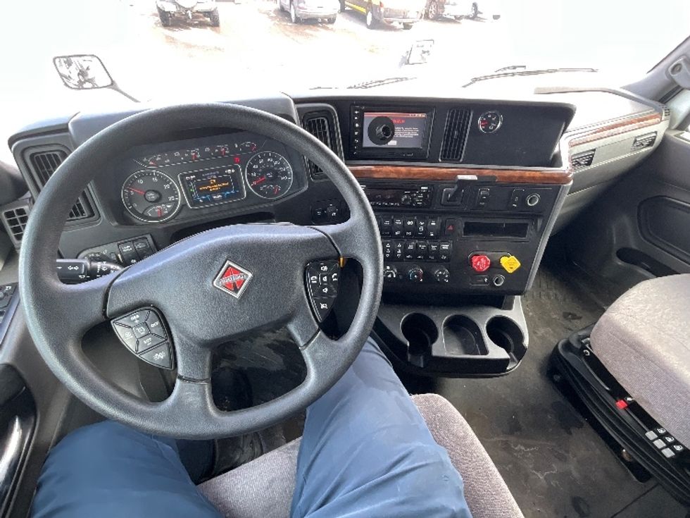 Sleeper Tractor-Heavy Duty Tractors-International-2019-LT625-Ottawa-ON-721,531\n\t\tkm-$ 39,000 - Image 11