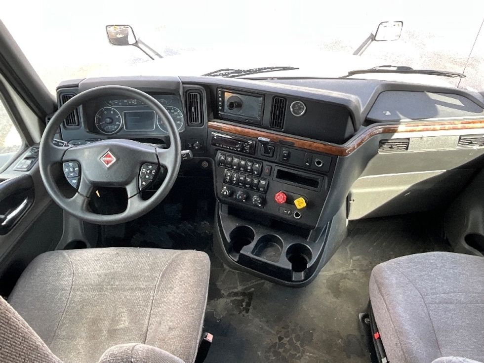 Sleeper Tractor-Heavy Duty Tractors-International-2019-LT625-Ottawa-ON-721,531\n\t\tkm-$ 39,000 - Image 12