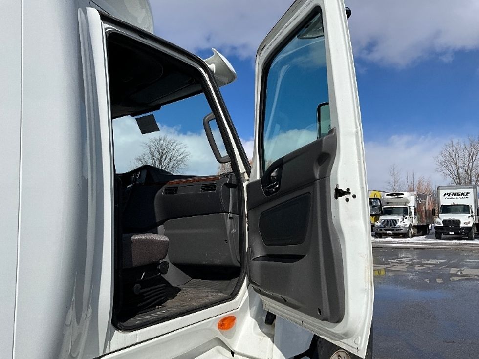 Sleeper Tractor-Heavy Duty Tractors-International-2019-LT625-Ottawa-ON-721,531\n\t\tkm-$ 39,000 - Image 13