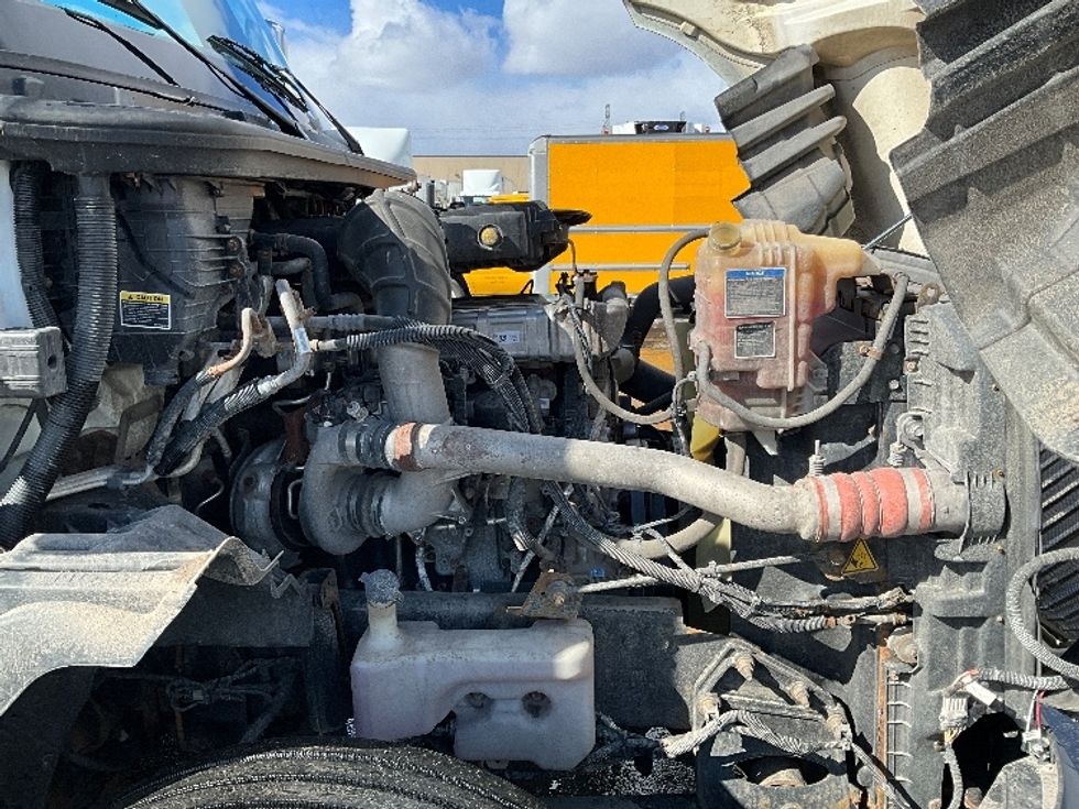 Sleeper Tractor-Heavy Duty Tractors-International-2019-LT625-Ottawa-ON-721,531\n\t\tkm-$ 39,000 - Image 20
