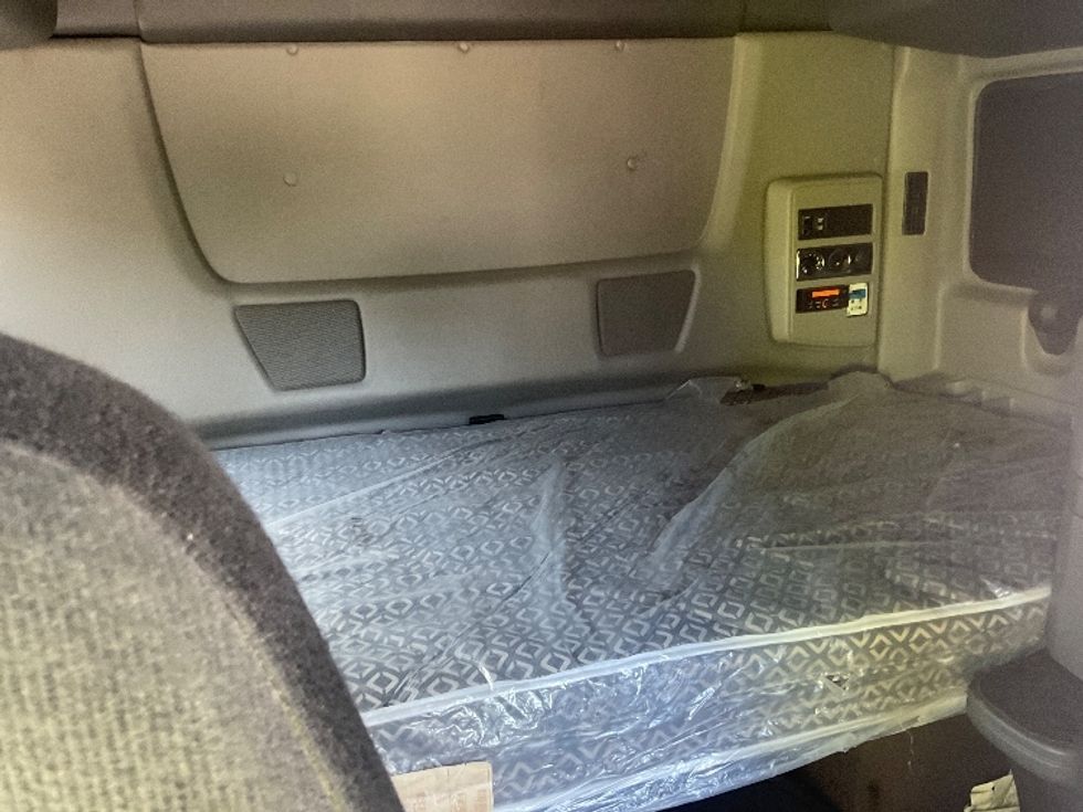 Sleeper Tractor-Heavy Duty Tractors-International-2019-LT625-Pell City-AL-587,444\n\t\tmiles-$ 38,000 - Image 16