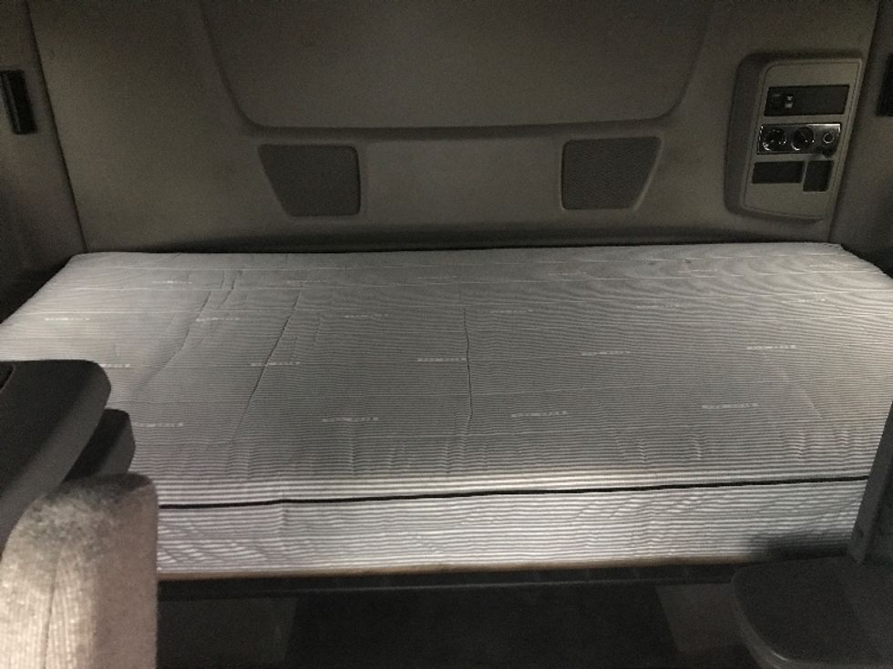 Sleeper Tractor-Heavy Duty Tractors-International-2019-LT625-Pennsauken-NJ-528,480\n\t\tmiles-$ 10,000 - Image 16