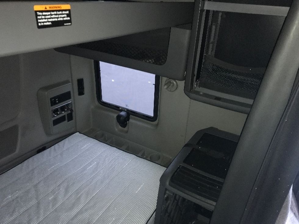 Sleeper Tractor-Heavy Duty Tractors-International-2019-LT625-Pennsauken-NJ-528,480\n\t\tmiles-$ 10,000 - Image 18