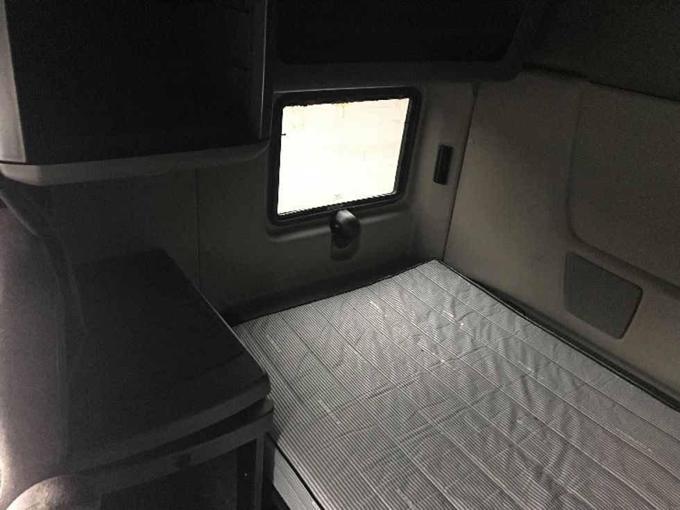 Sleeper Tractor-Heavy Duty Tractors-International-2019-LT625-Pennsauken-NJ-528,480\n\t\tmiles-$ 10,000 - Image 19