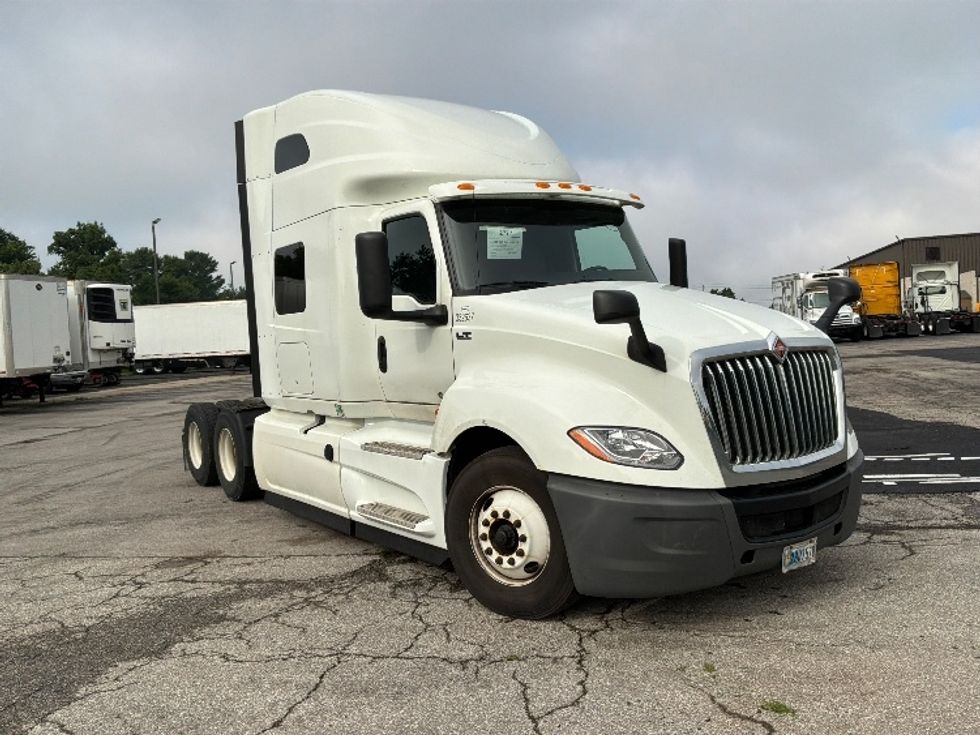 Sleeper Tractor-Heavy Duty Tractors-International-2019-LT625-Piqua-OH-359,526\n\t\tmiles-$ 52,500 - Image 1