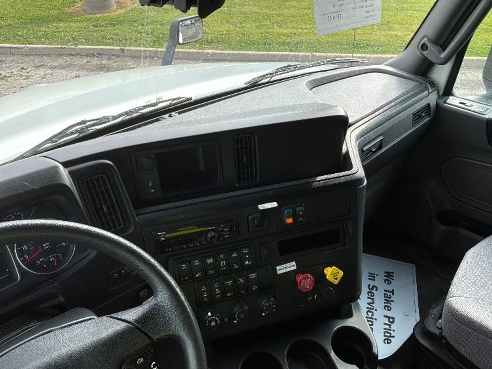 Sleeper Tractor-Heavy Duty Tractors-International-2019-LT625-Piqua-OH-359,526\n\t\tmiles-$ 52,500 - Image 12