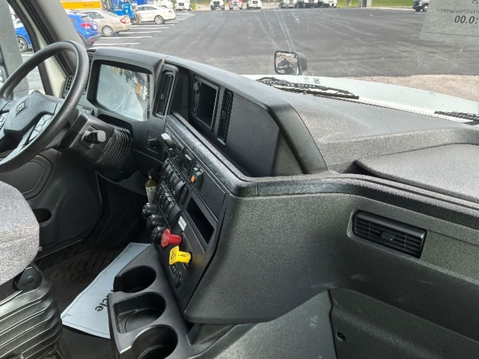 Sleeper Tractor-Heavy Duty Tractors-International-2019-LT625-Piqua-OH-359,526\n\t\tmiles-$ 52,500 - Image 15