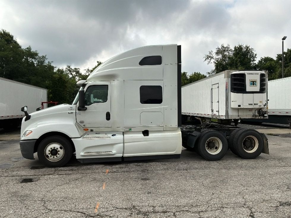 Sleeper Tractor-Heavy Duty Tractors-International-2019-LT625-Piqua-OH-359,526\n\t\tmiles-$ 52,500 - Image 4