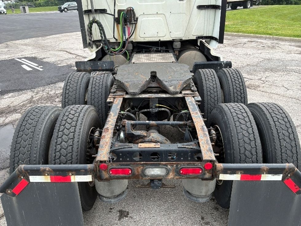 Sleeper Tractor-Heavy Duty Tractors-International-2019-LT625-Piqua-OH-359,526\n\t\tmiles-$ 52,500 - Image 6