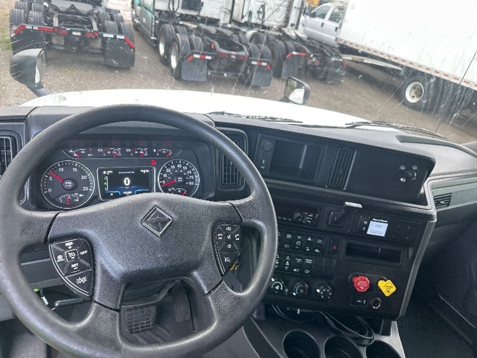 Sleeper Tractor-Heavy Duty Tractors-International-2019-LT625-Saginaw-MI-435,208\n\t\tmiles-$ 44,500 - Image 10