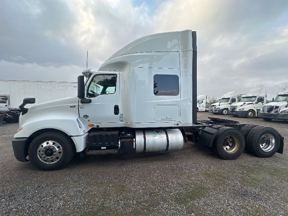 2019 International LT625 LT photo 4