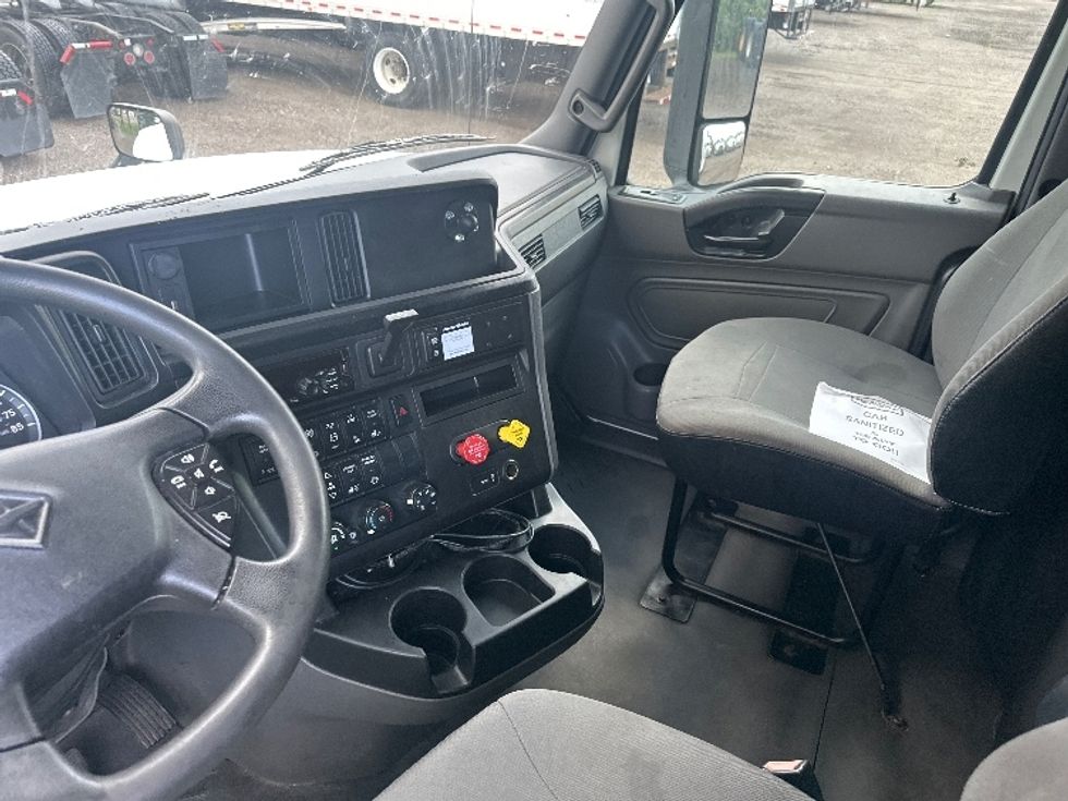 Sleeper Tractor-Heavy Duty Tractors-International-2019-LT625-Saginaw-MI-435,208\n\t\tmiles-$ 44,500 - Image 9