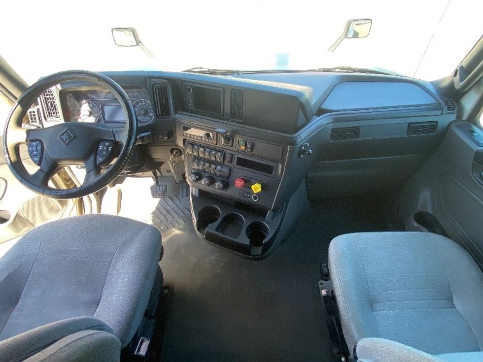 Sleeper Tractor-Heavy Duty Tractors-International-2019-LT625-Salem-VA-818,888\n\t\tmiles-$ 28,250 - Image 12