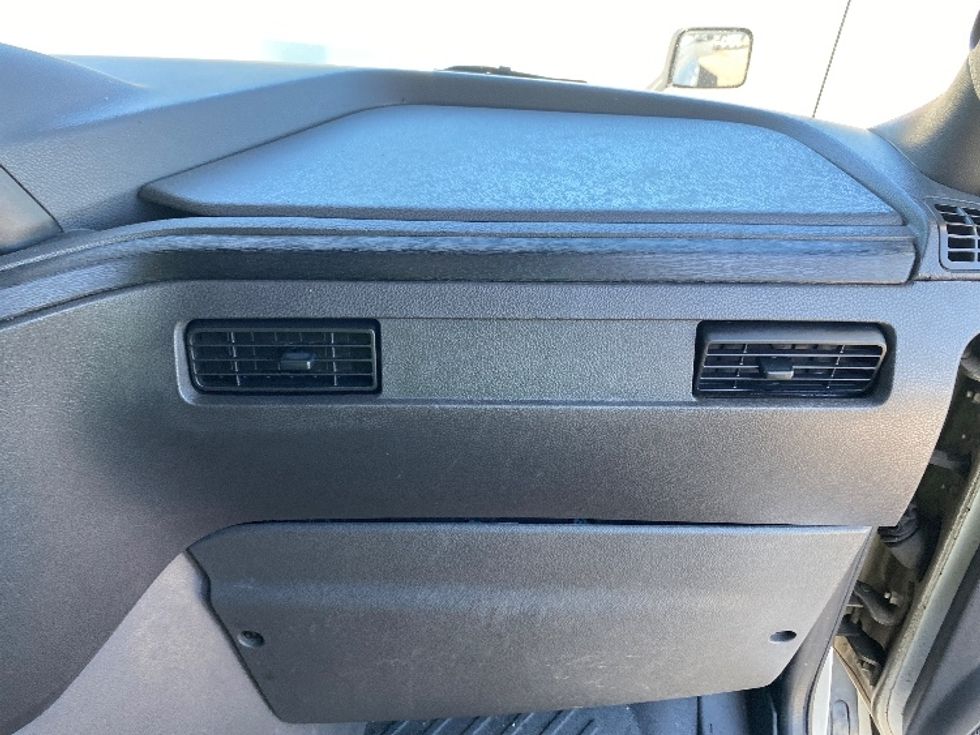 Sleeper Tractor-Heavy Duty Tractors-International-2019-LT625-Salem-VA-818,888\n\t\tmiles-$ 28,250 - Image 14