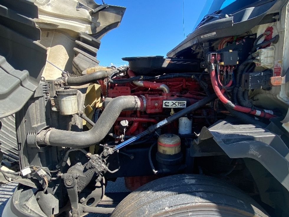 Sleeper Tractor-Heavy Duty Tractors-International-2019-LT625-Salem-VA-818,888\n\t\tmiles-$ 28,250 - Image 21