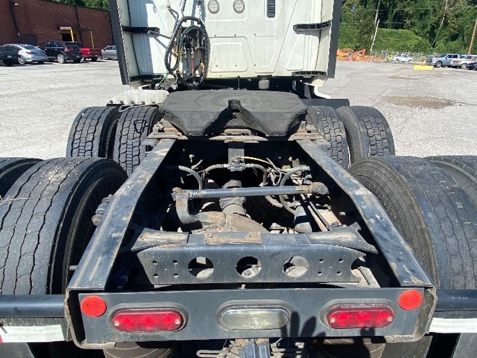 Sleeper Tractor-Heavy Duty Tractors-International-2019-LT625-Salem-VA-818,888\n\t\tmiles-$ 28,250 - Image 6