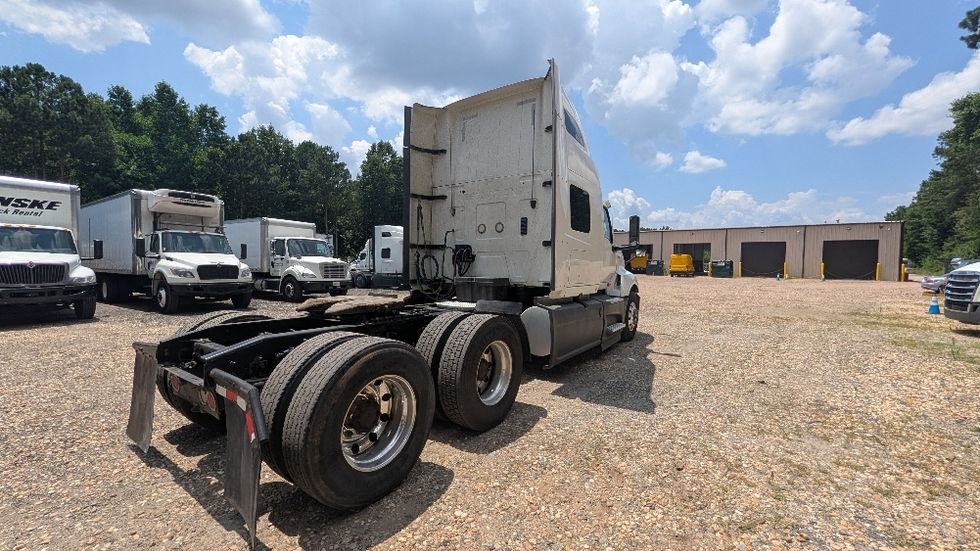Sleeper Tractor-Heavy Duty Tractors-International-2019-LT625-Suwanee-GA-219,541\n\t\tmiles-$ 57,750 - Image 7