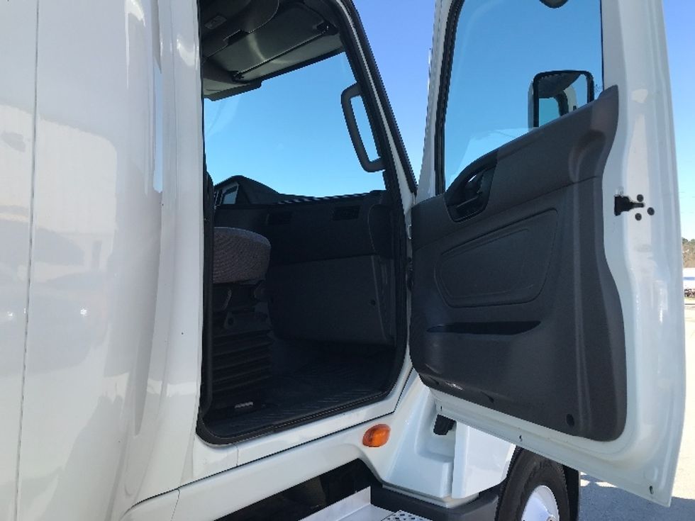 Sleeper Tractor-Heavy Duty Tractors-International-2019-LT625-Tampa-FL-451,248\n\t\tmiles-$ 32,500 - Image 13