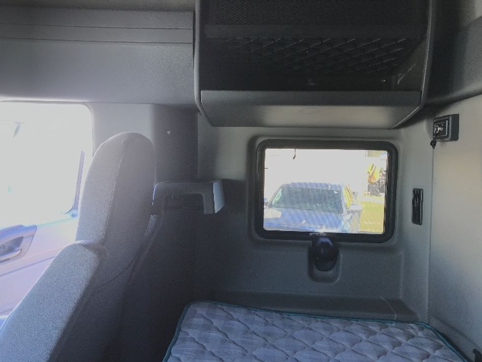 Sleeper Tractor-Heavy Duty Tractors-International-2019-LT625-Tampa-FL-451,248\n\t\tmiles-$ 32,500 - Image 19