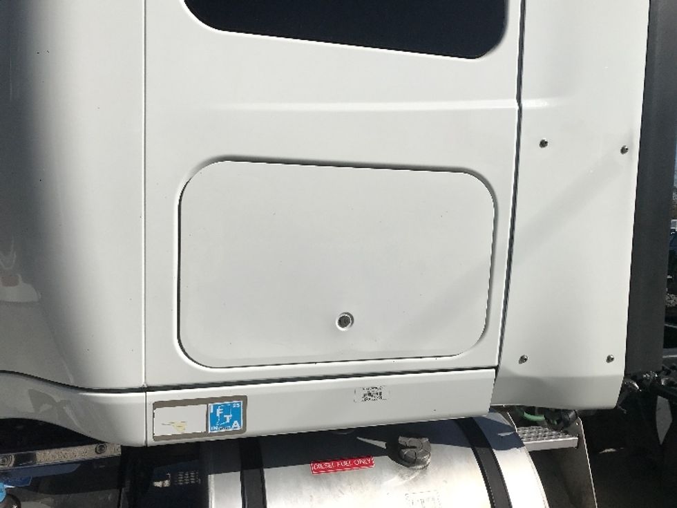 Sleeper Tractor-Heavy Duty Tractors-International-2019-LT625-Tampa-FL-451,248\n\t\tmiles-$ 32,500 - Image 22