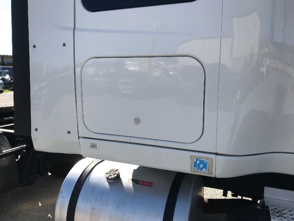 Sleeper Tractor-Heavy Duty Tractors-International-2019-LT625-Tampa-FL-451,248\n\t\tmiles-$ 32,500 - Image 23