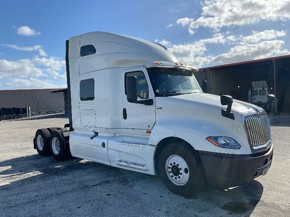 Sleeper Tractor-Heavy Duty Tractors-International-2019-LT625-Tampa-FL-654,012\n\t\tmiles-$ 27,250 - Image 1