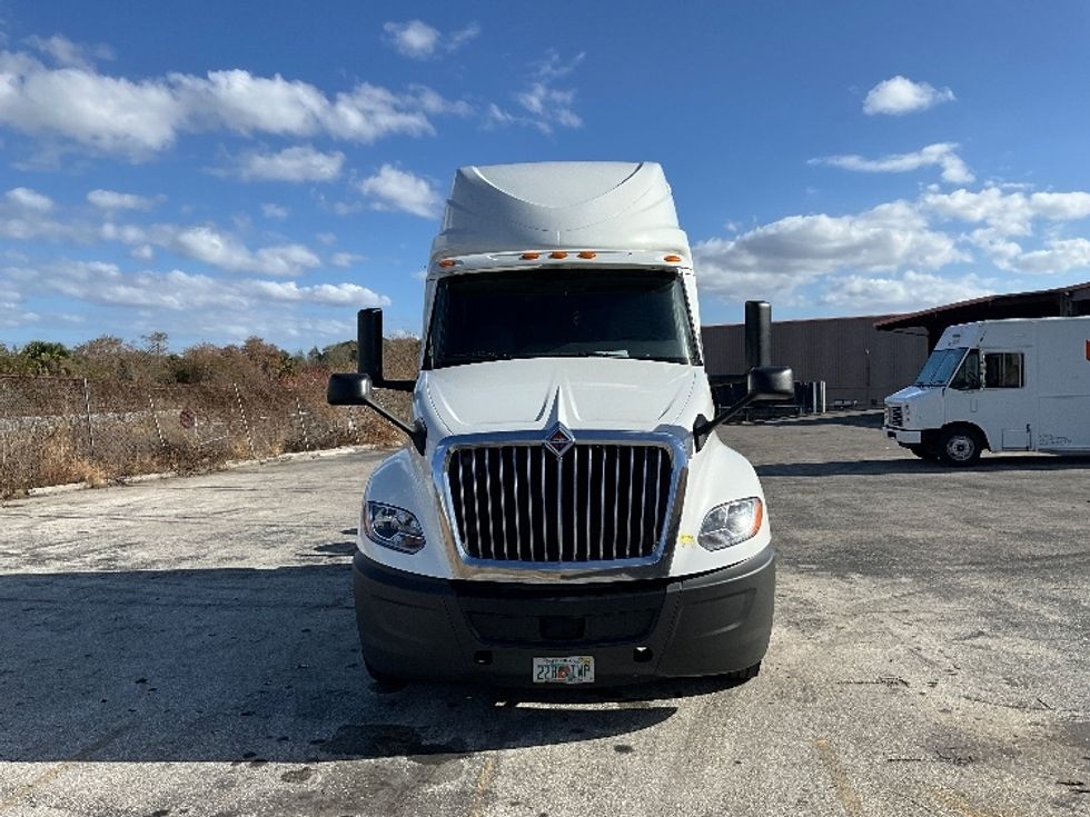 Sleeper Tractor-Heavy Duty Tractors-International-2019-LT625-Tampa-FL-654,012\n\t\tmiles-$ 27,250 - Image 2