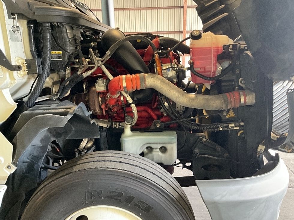 Sleeper Tractor-Heavy Duty Tractors-International-2019-LT625-Tampa-FL-654,012\n\t\tmiles-$ 27,250 - Image 20