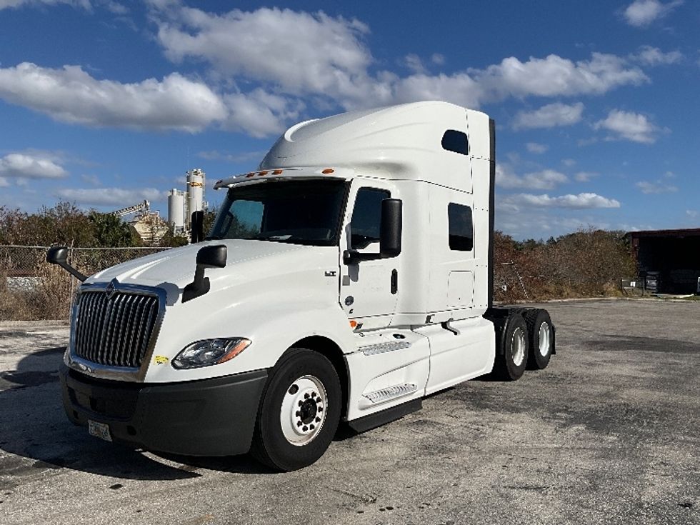 Sleeper Tractor-Heavy Duty Tractors-International-2019-LT625-Tampa-FL-654,012\n\t\tmiles-$ 27,250 - Image 3