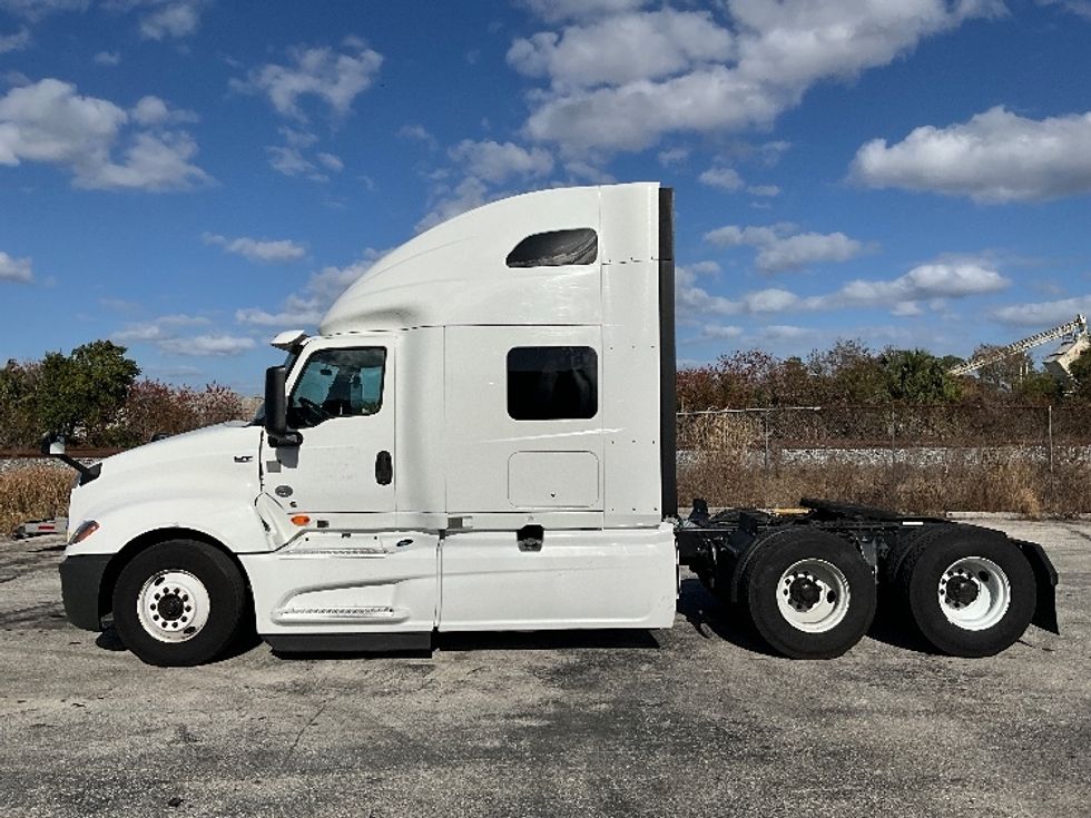 Sleeper Tractor-Heavy Duty Tractors-International-2019-LT625-Tampa-FL-654,012\n\t\tmiles-$ 27,250 - Image 4
