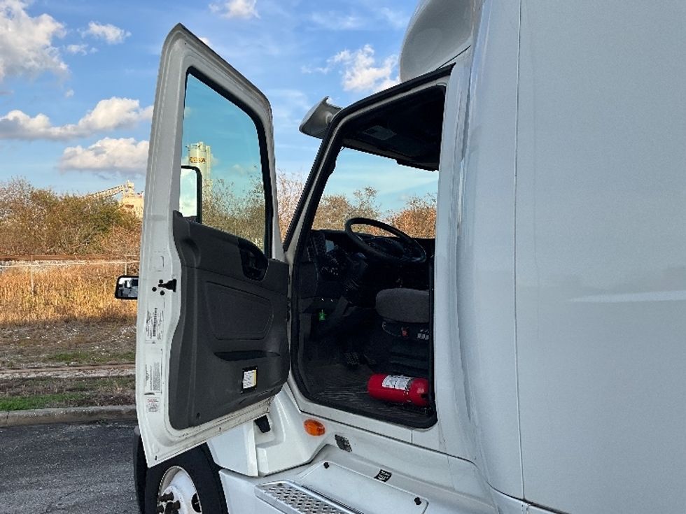 Sleeper Tractor-Heavy Duty Tractors-International-2019-LT625-Tampa-FL-654,012\n\t\tmiles-$ 27,250 - Image 9