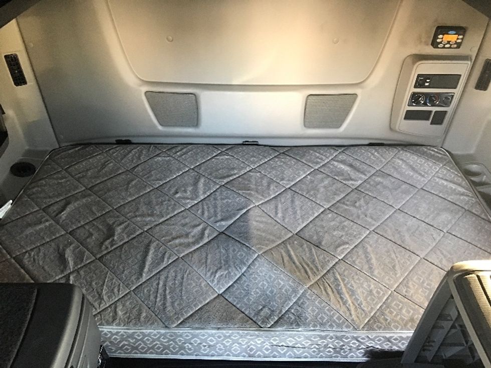 Sleeper Tractor-Heavy Duty Tractors-International-2019-LT625-Watertown-NY-363,971\n\t\tmiles-$ 55,250 - Image 15