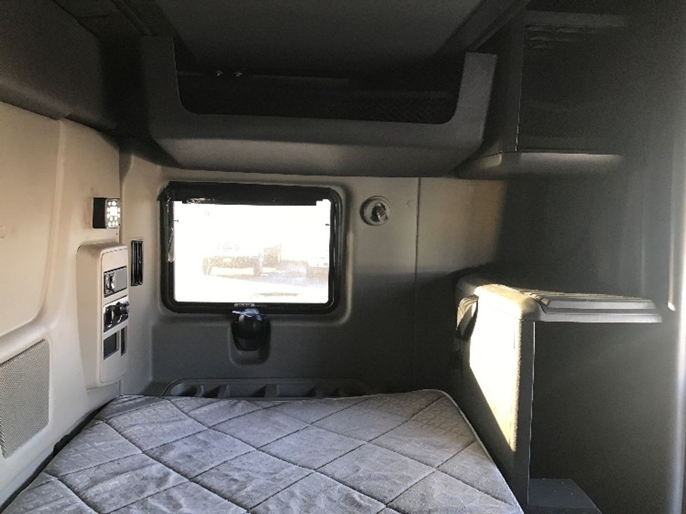 Sleeper Tractor-Heavy Duty Tractors-International-2019-LT625-Watertown-NY-363,971\n\t\tmiles-$ 55,250 - Image 16