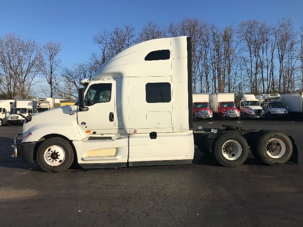 Sleeper Tractor-Heavy Duty Tractors-International-2019-LT625-Watertown-NY-363,971\n\t\tmiles-$ 55,250 - Image 4