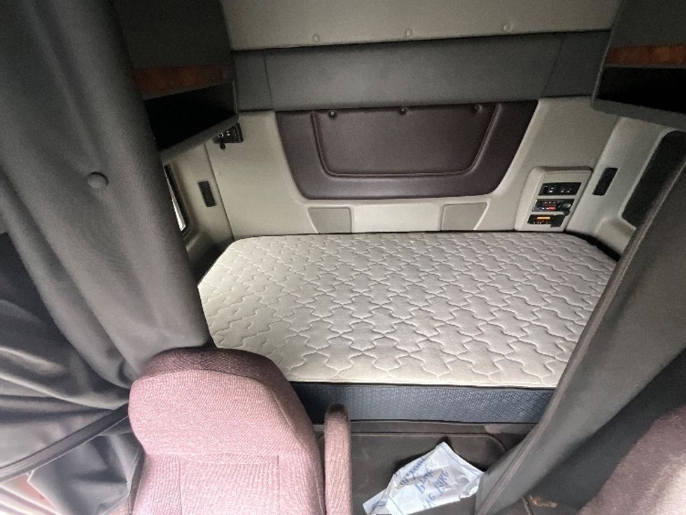 Sleeper Tractor-Heavy Duty Tractors-International-2019-LT625-Windsor-WI-505,113\n\t\tmiles-$ 46,250 - Image 16